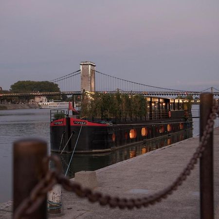 La Peniche - Bed And Bicycle - Tournon Hotel Luaran gambar