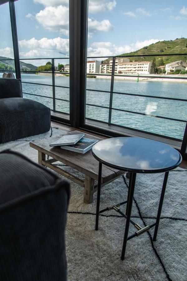 La Peniche - Bed And Bicycle - Tournon Hotel Luaran gambar