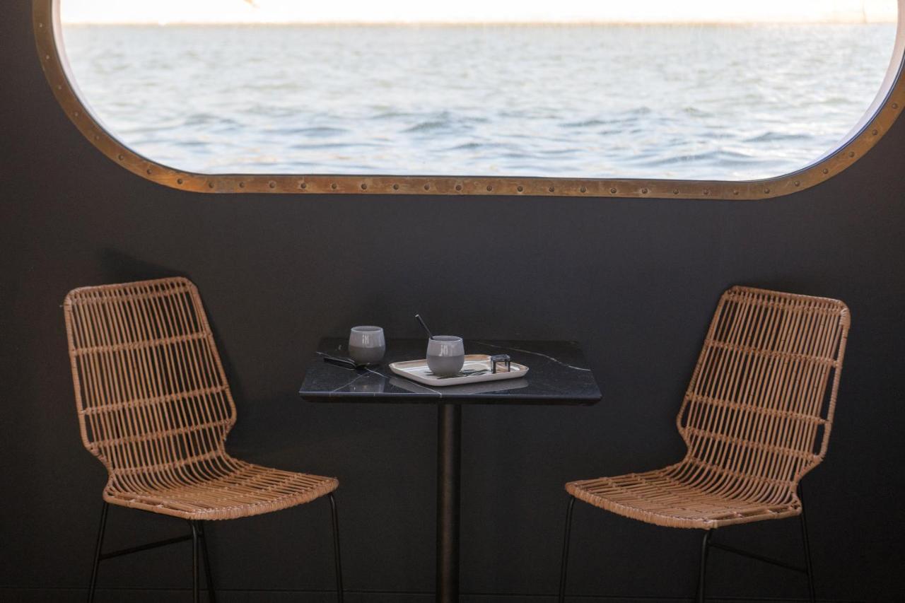 La Peniche - Bed And Bicycle - Tournon Hotel Luaran gambar
