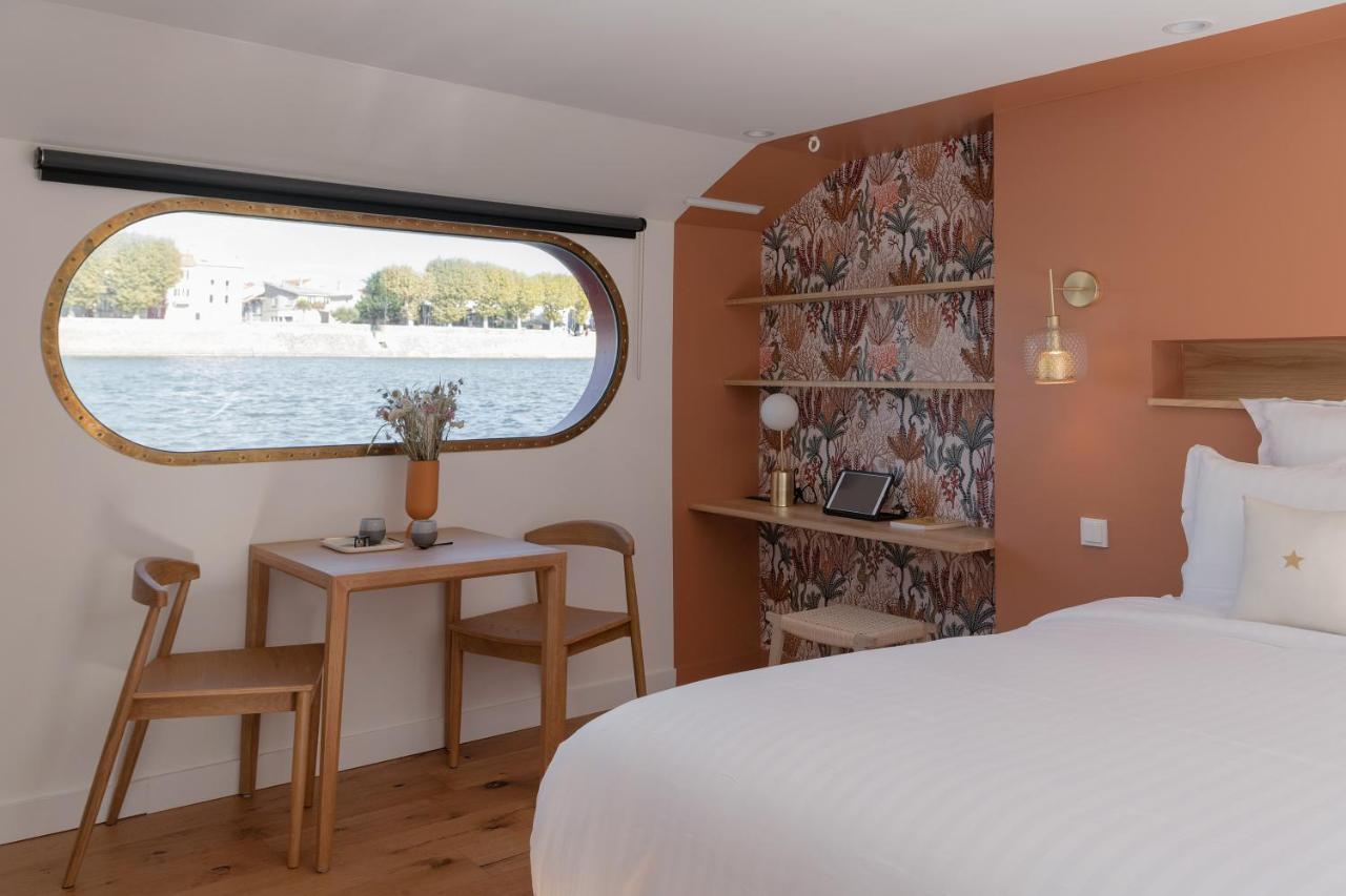 La Peniche - Bed And Bicycle - Tournon Hotel Luaran gambar