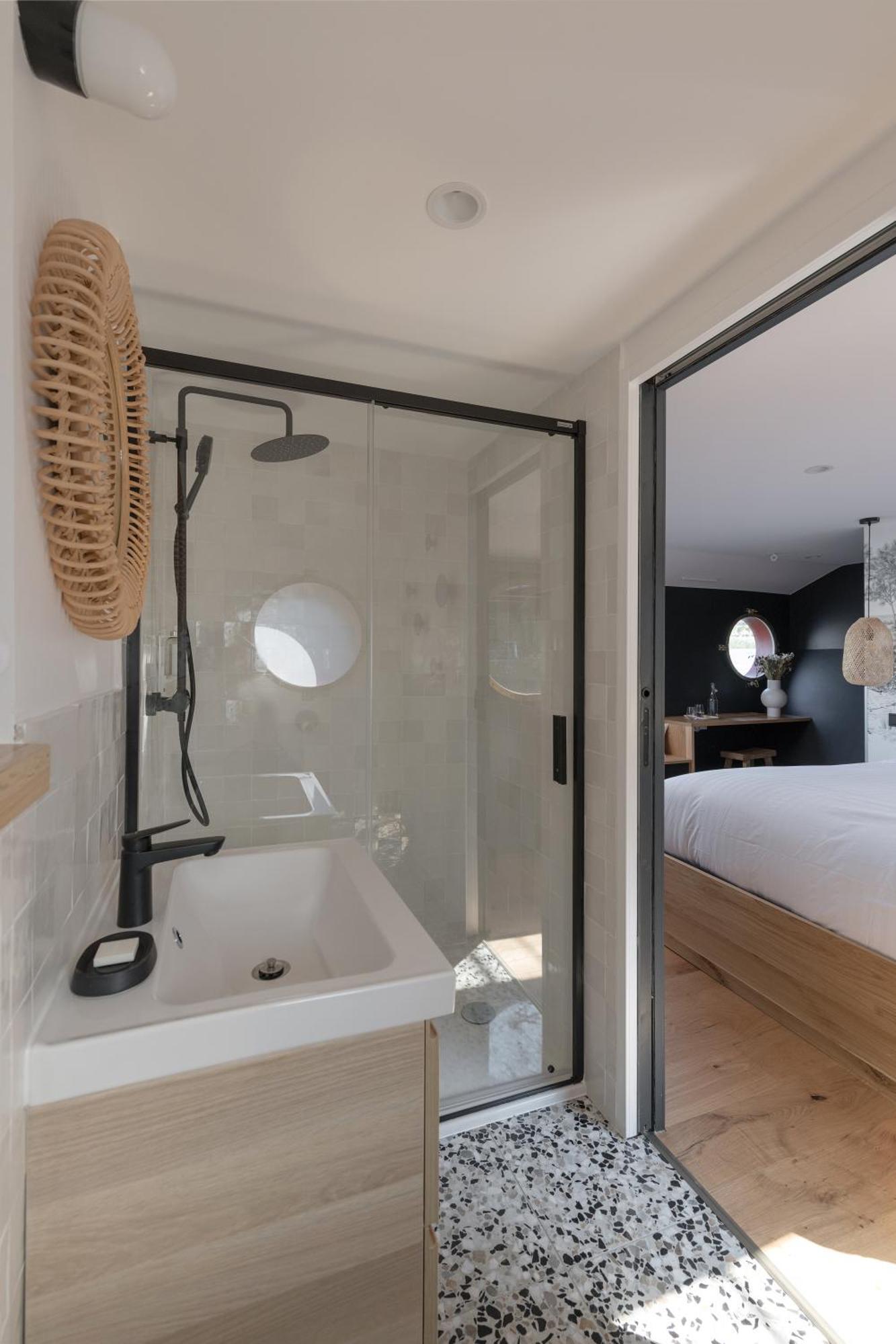 La Peniche - Bed And Bicycle - Tournon Hotel Luaran gambar